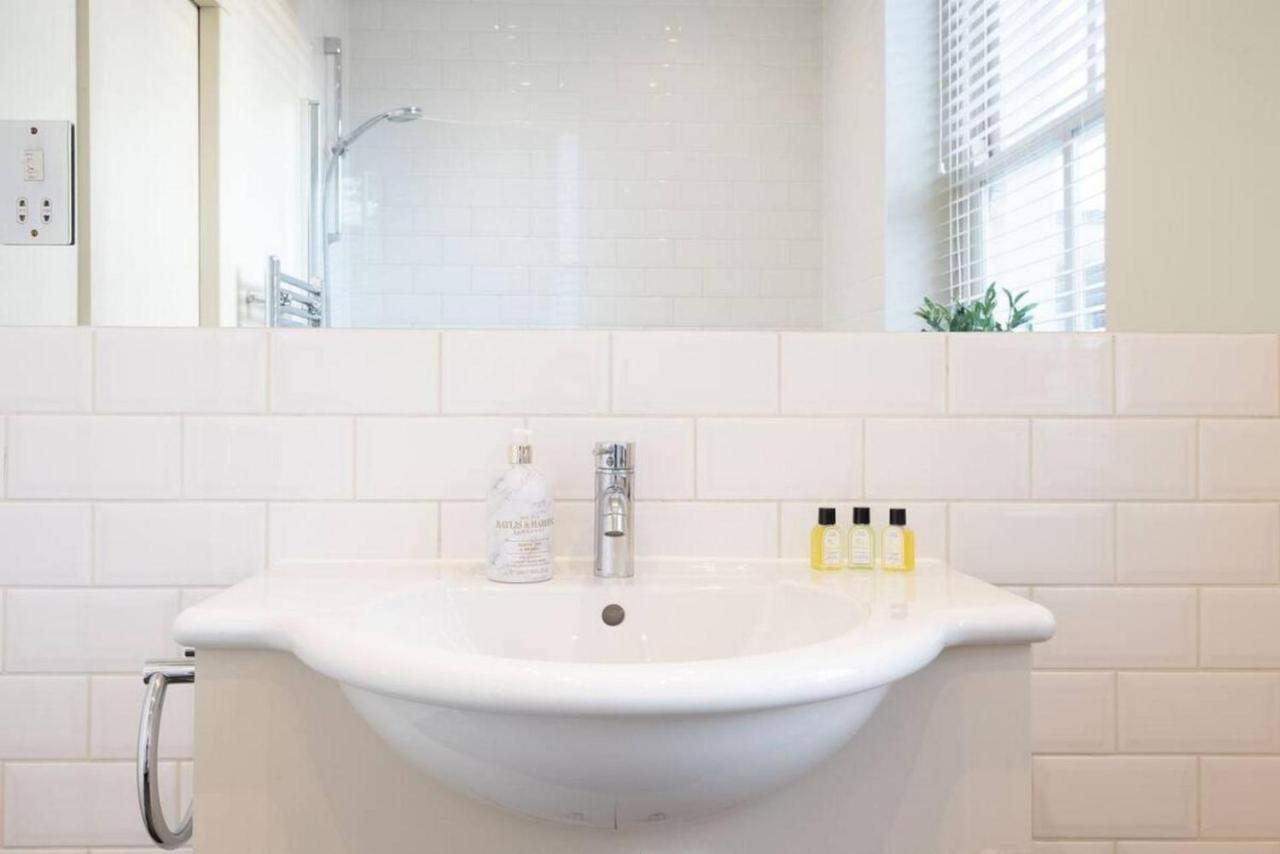 Fabulous Notting Hill Spacious Studio Apartment Londra Exterior foto